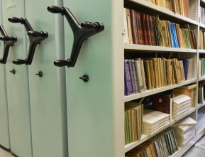 Хранение большого количества книг на маленькой площади