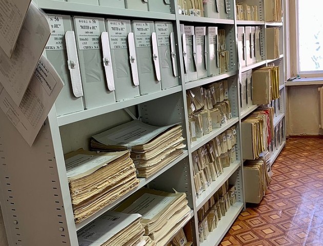 Стационарные стеллажи для архива документов