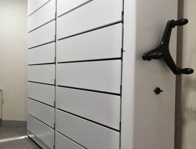 мобильные стеллажи с ящиками